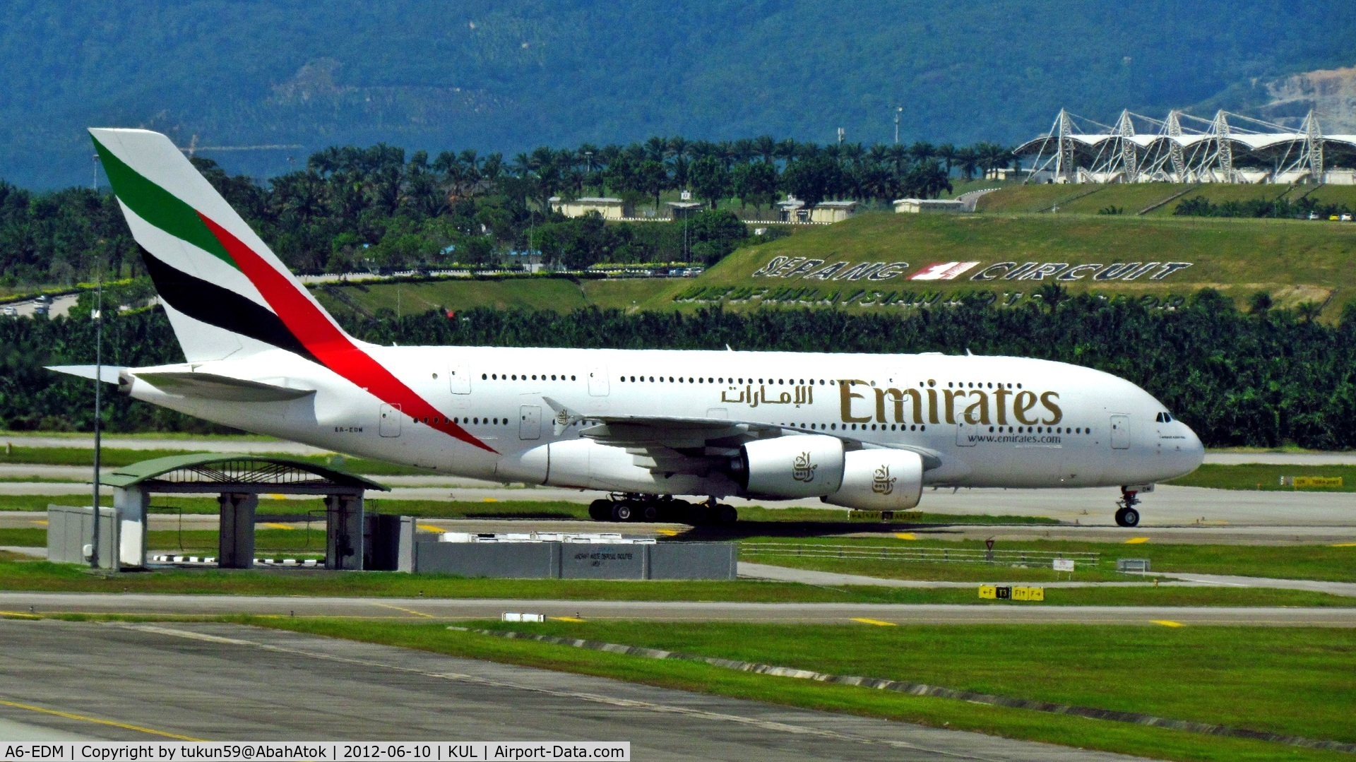 A6-EDM, 2010 Airbus A380-861 C/N 042, Emirates