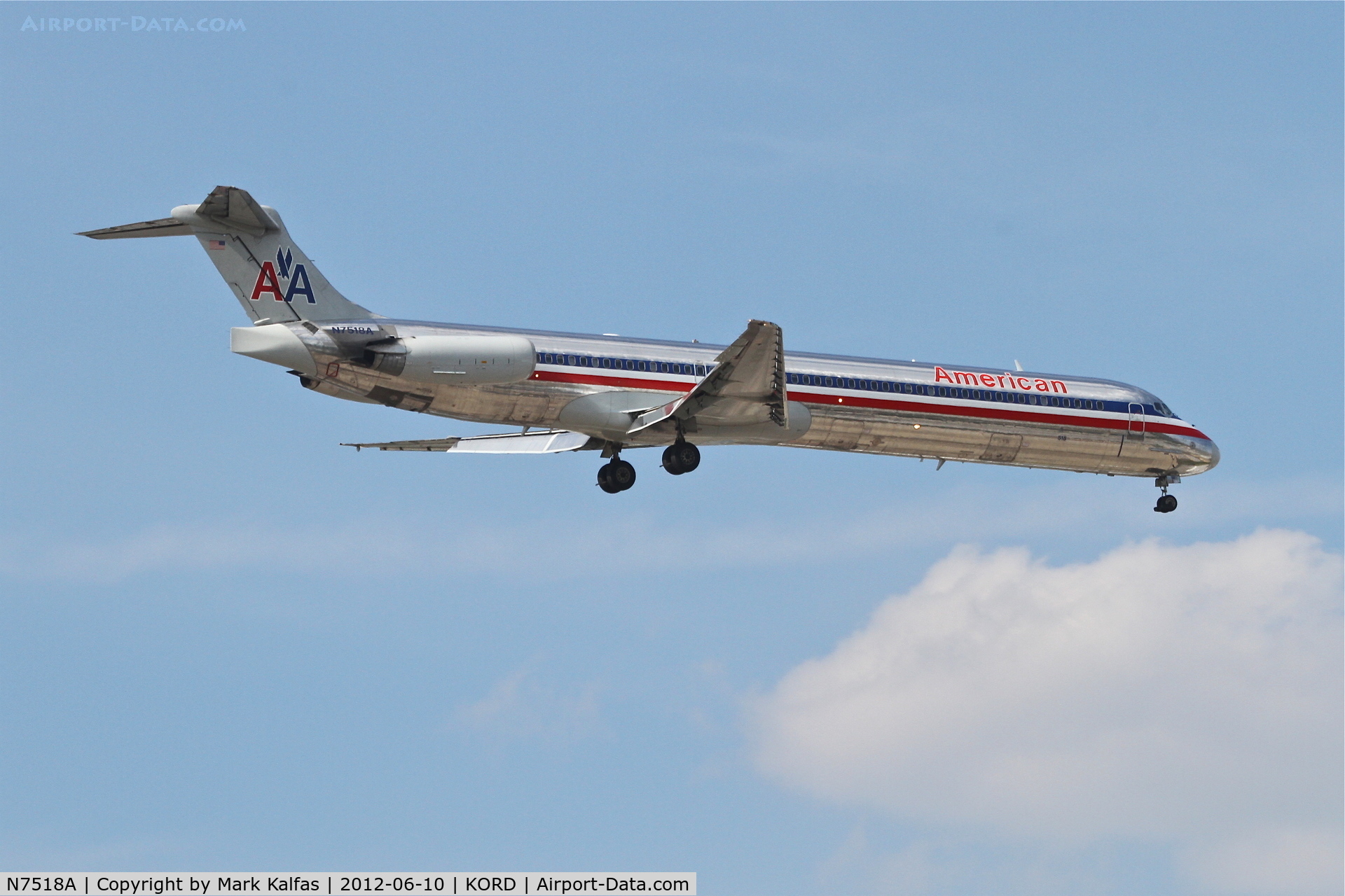 N7518A, 1990 McDonnell Douglas MD-82 (DC-9-82) C/N 49895, American Airlines Mcdonnell Douglas DC-9-82, AAL782 arriving from Kansas City Int'l /KMCI, RWY 10 approach KORD.