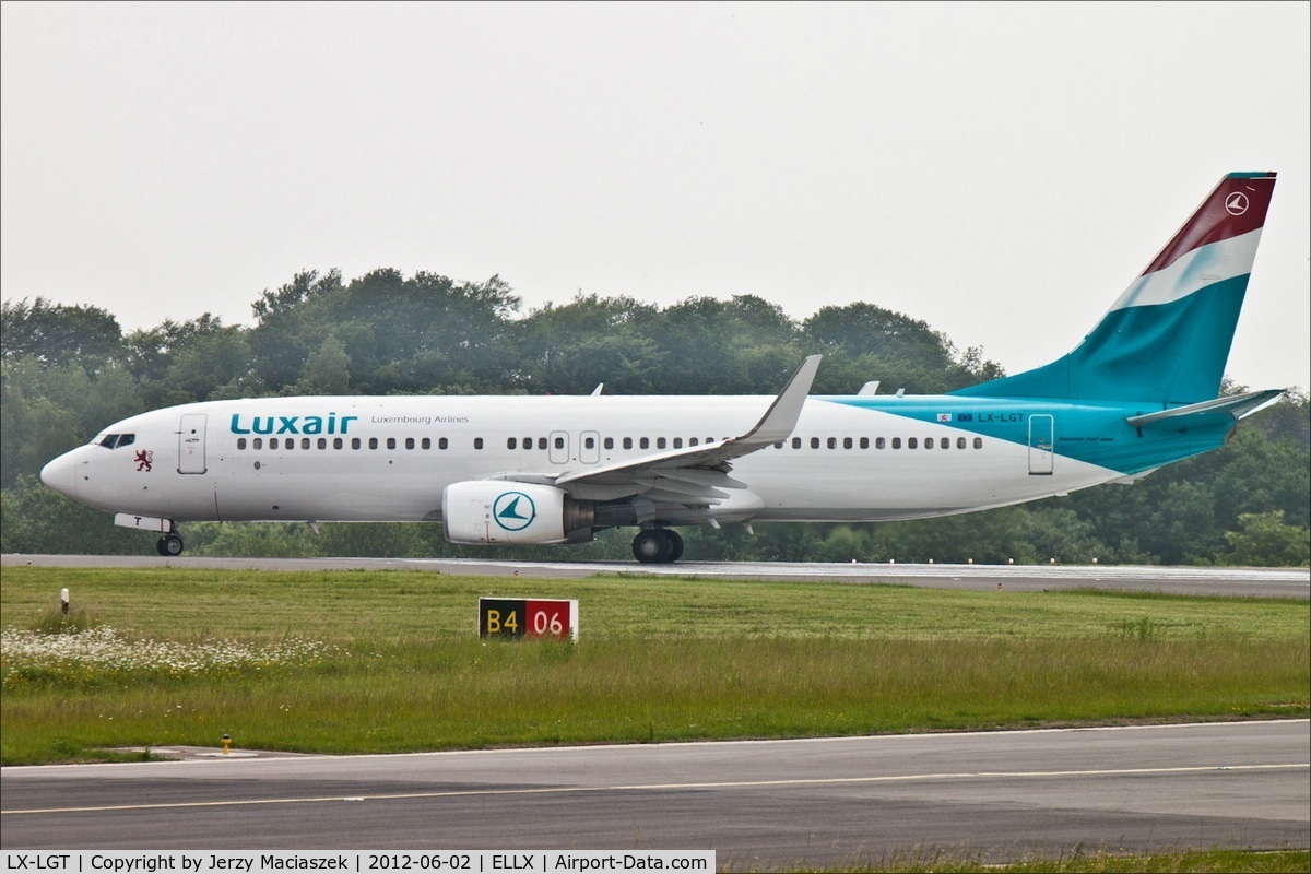 LX-LGT, 2000 Boeing 737-8K5 C/N 28228, Boeing 737-8K5