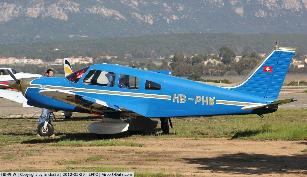 HB-PHW, Piper PA-28-236 Dakota C/N 28-7911212, Parked