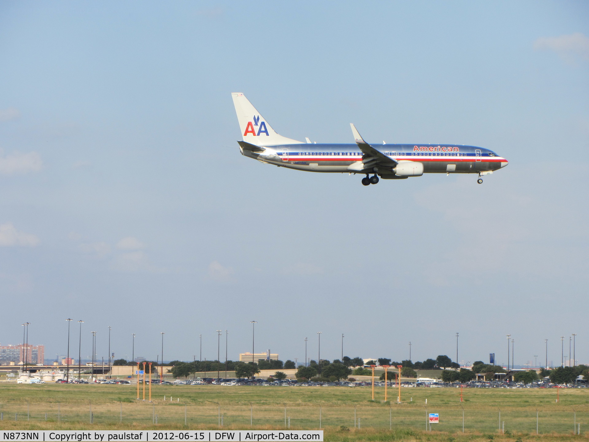N873NN, 2011 Boeing 737-823 C/N 40766, Landing on runway 18R, DFW airport