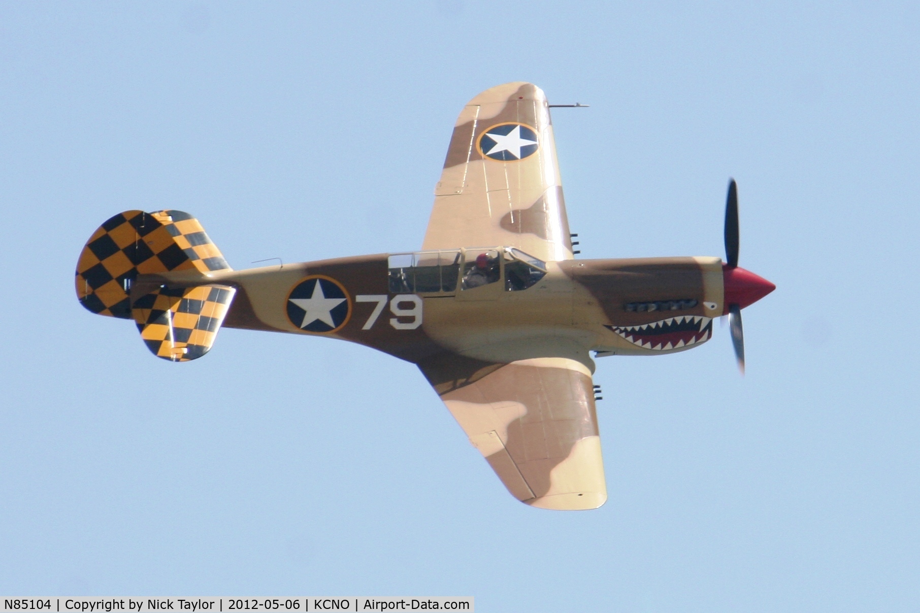 N85104, Curtiss P-40N-5CU Kittyhawk C/N 28954/F858, P-40N pass