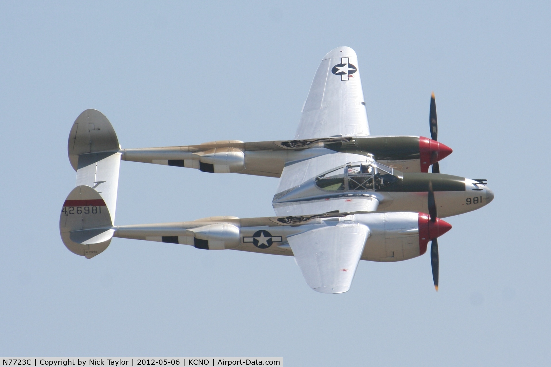 N7723C, 1944 Lockheed P-38L-5 Lightning C/N 7985, Honey Bunny pass