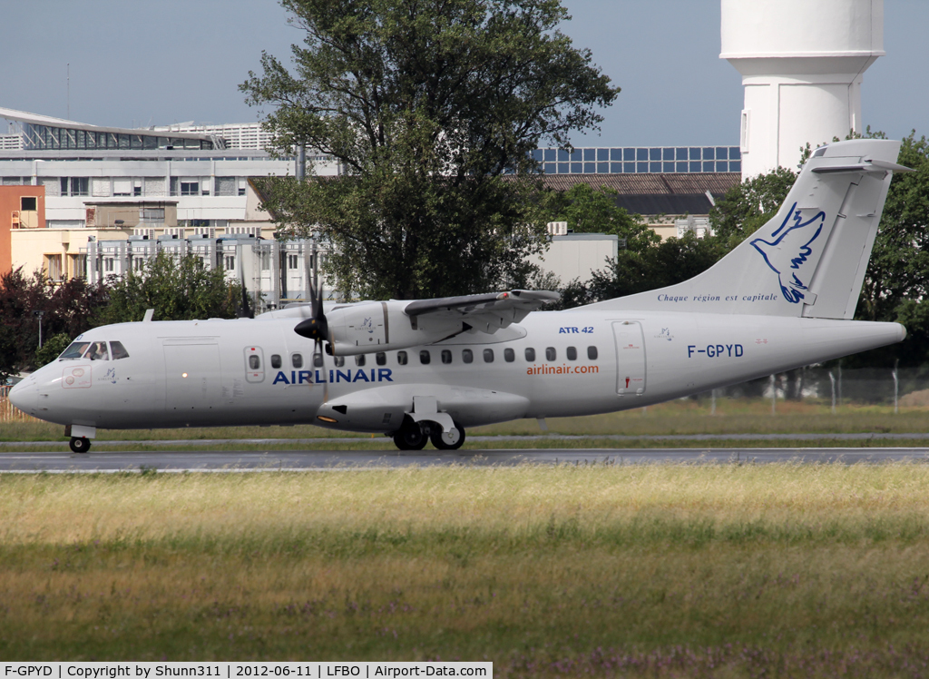 F-GPYD, 1996 ATR 42-500 C/N 490, Ready for take off rwy 32R with new chararcter police...