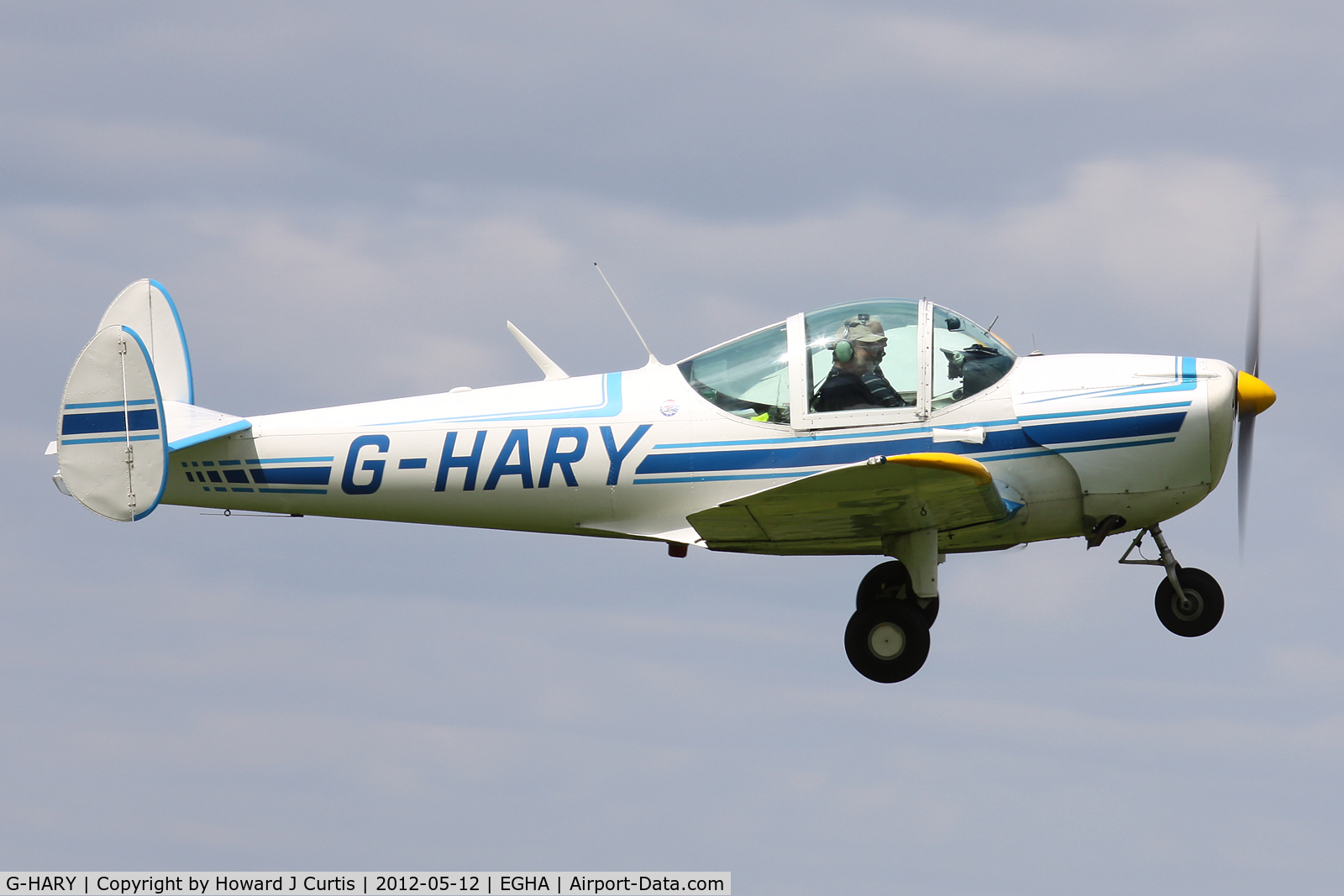 G-HARY, 1966 Alon A-2 Aircoupe C/N A-188, Caught on departure.