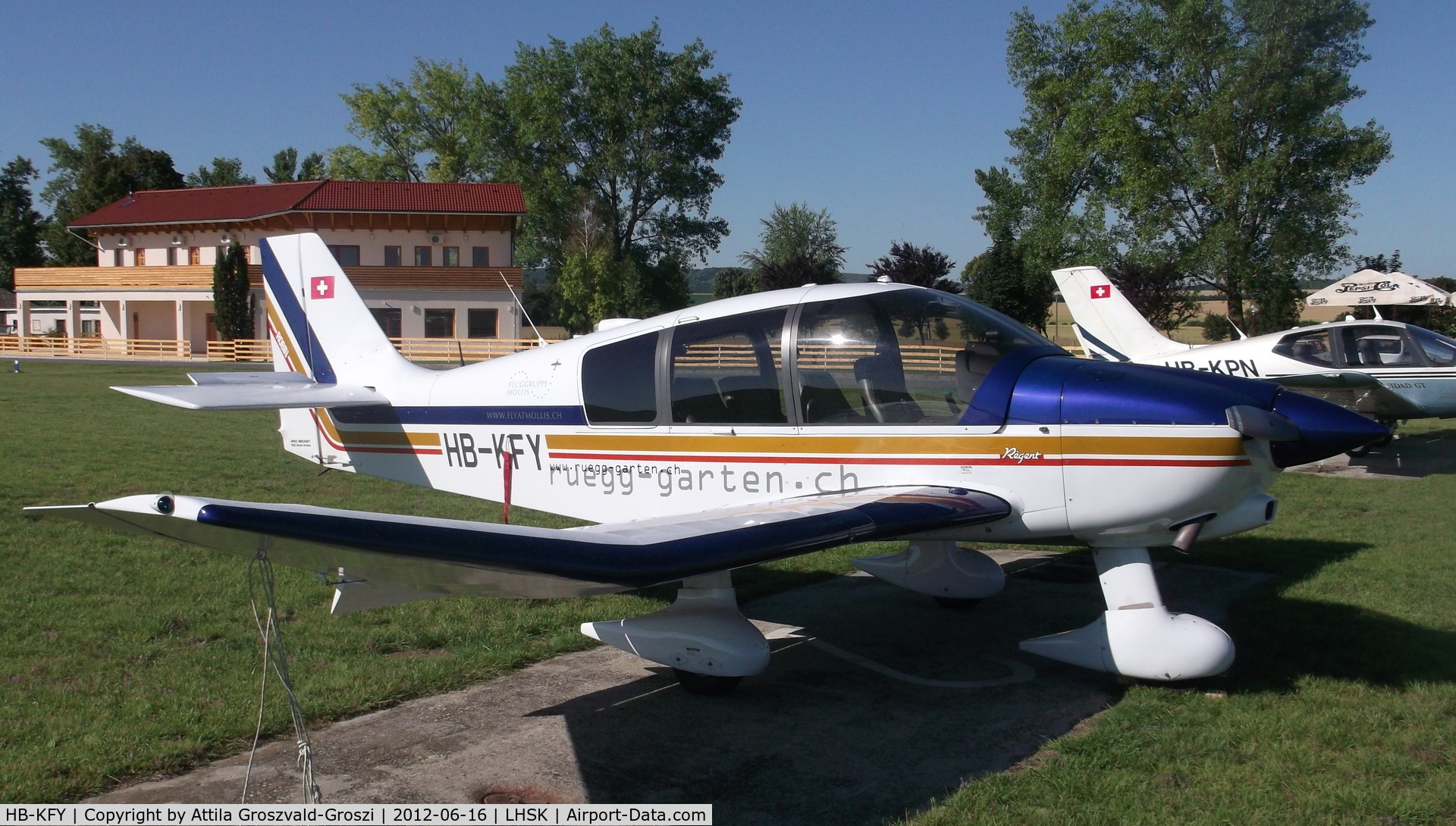 HB-KFY, 2004 Robin DR-400-180 Regent Regent C/N 2560, Siofok-Kiliti Airport - Hungary, Balaton