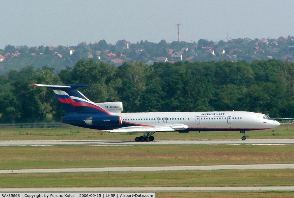 RA-85668, 1989 Tupolev Tu-154M C/N 89A826, Ferihegy