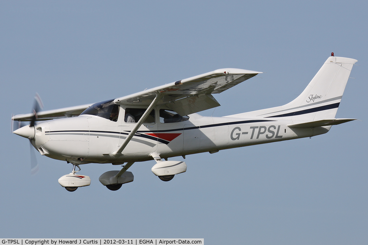 G-TPSL, 1998 Cessna 182S Skylane C/N 18280398, Privately owned.