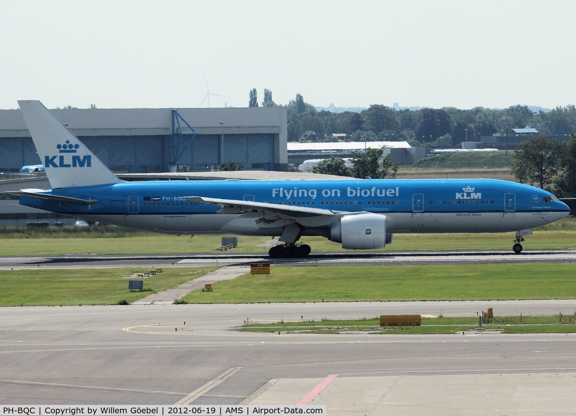 PH-BQC, 2003 Boeing 777-206/ER C/N 29397, Taxi to runway 24 of Schiphol Airport The first BIO Flight