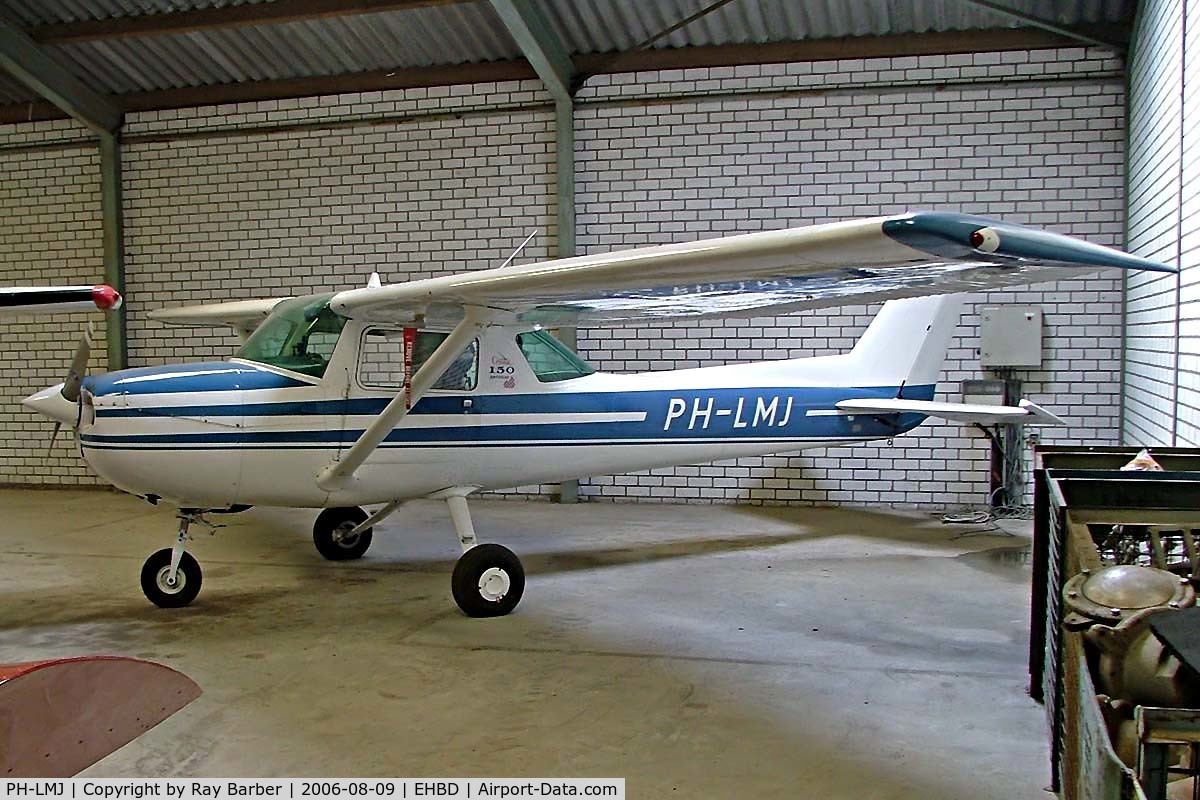 PH-LMJ, Reims FA150L C/N 0112, Taken at its home base.