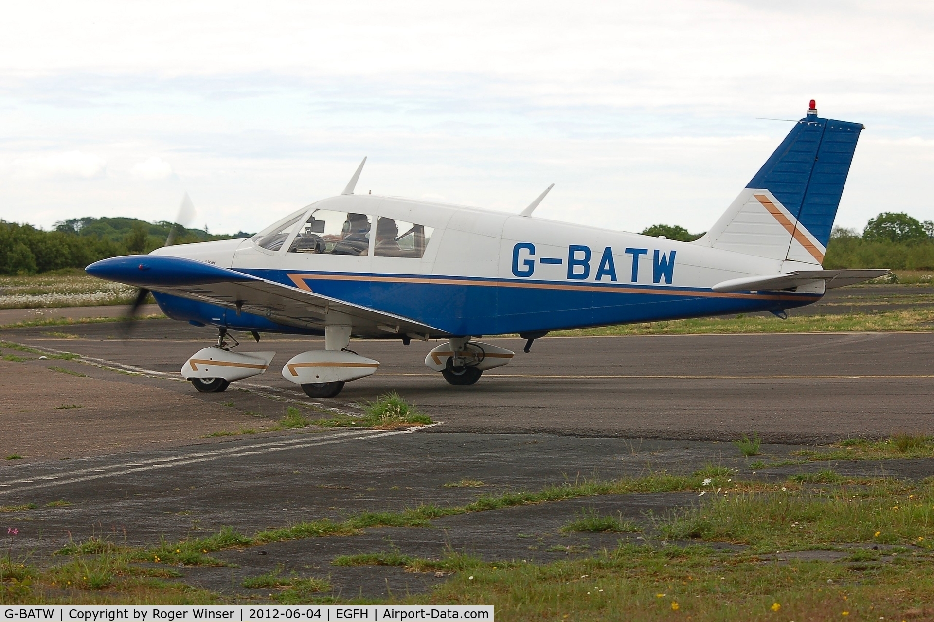 G-BATW, 1972 Piper PA-28-140 Cherokee C/N 28-7225587, Resident Cherokee Flite Liner.