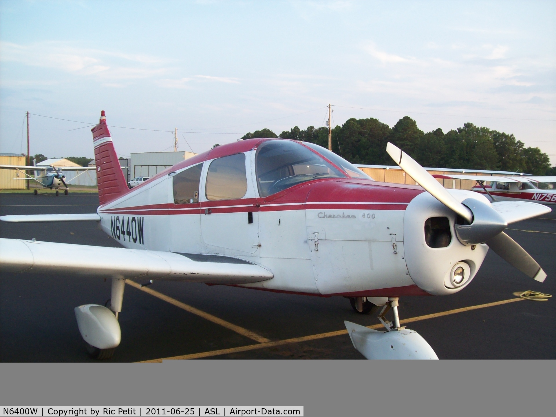N6400W, 1964 Piper PA-28-140 C/N 28-20468, In Marshall Texas 2011