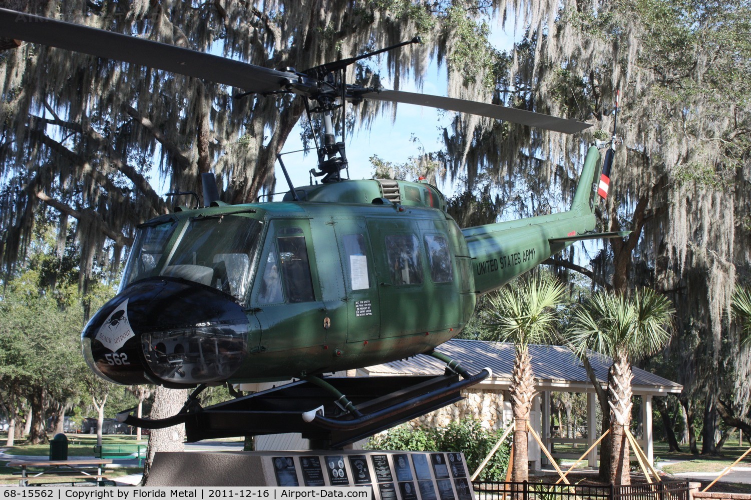 68-15562, 1968 Bell UH-1H Iroquois C/N 10492, UH-1H Tampa Veterans Park