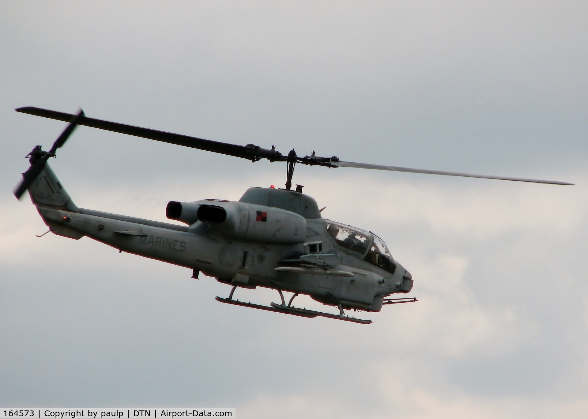 164573, Bell AH-1W Super Cobra C/N 26281, Departing Downtown Shreveport.