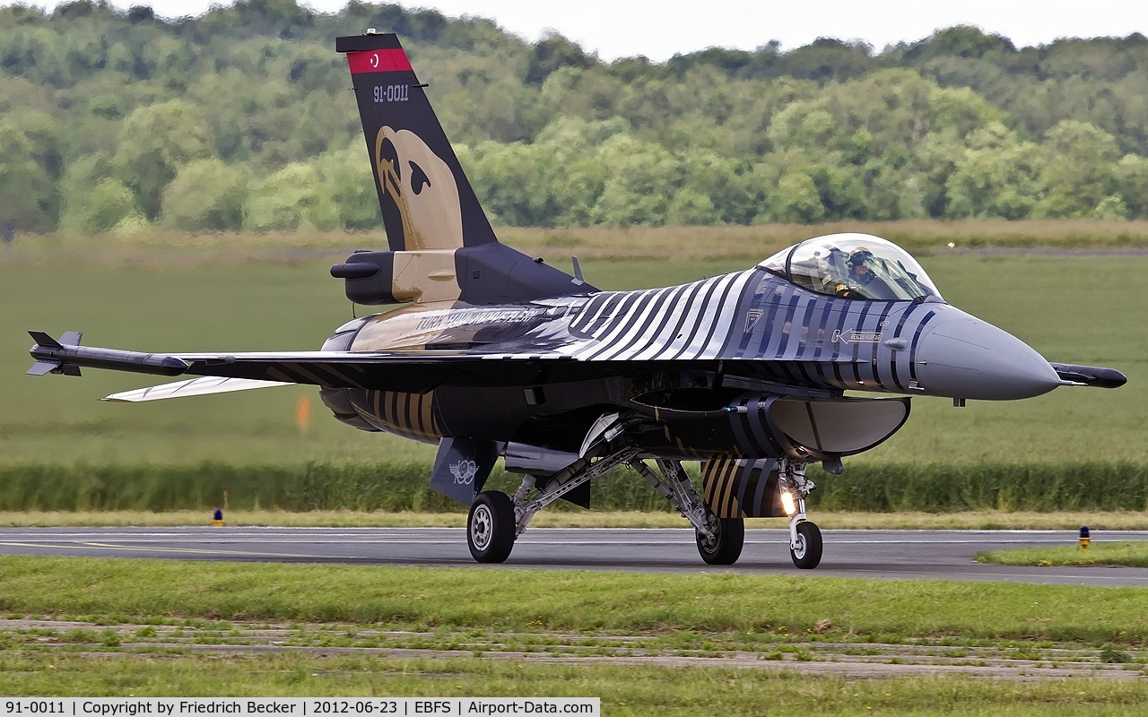91-0011, TAI (Turkish Aerospace Industries) F-16C Fighting Falcon C/N 4R-91, taxying to the flightline
