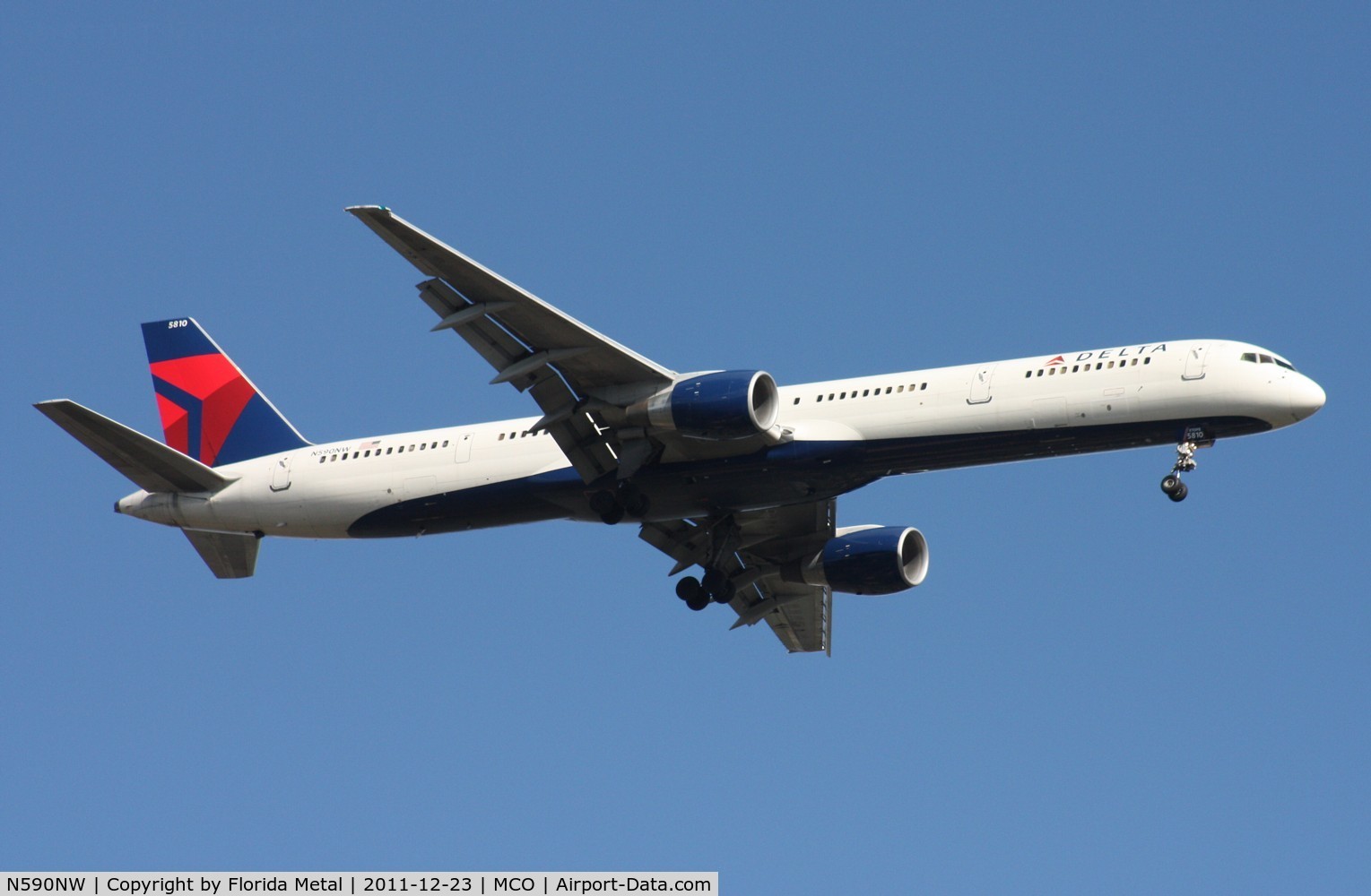 N590NW, 2003 Boeing 757-351 C/N 32990, Delta 757-300