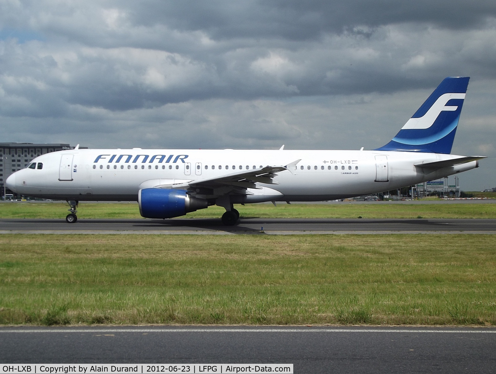 OH-LXB, 2001 Airbus A320-214 C/N 1470, CY150, property of Finnair Aircraft Finance Ltd.