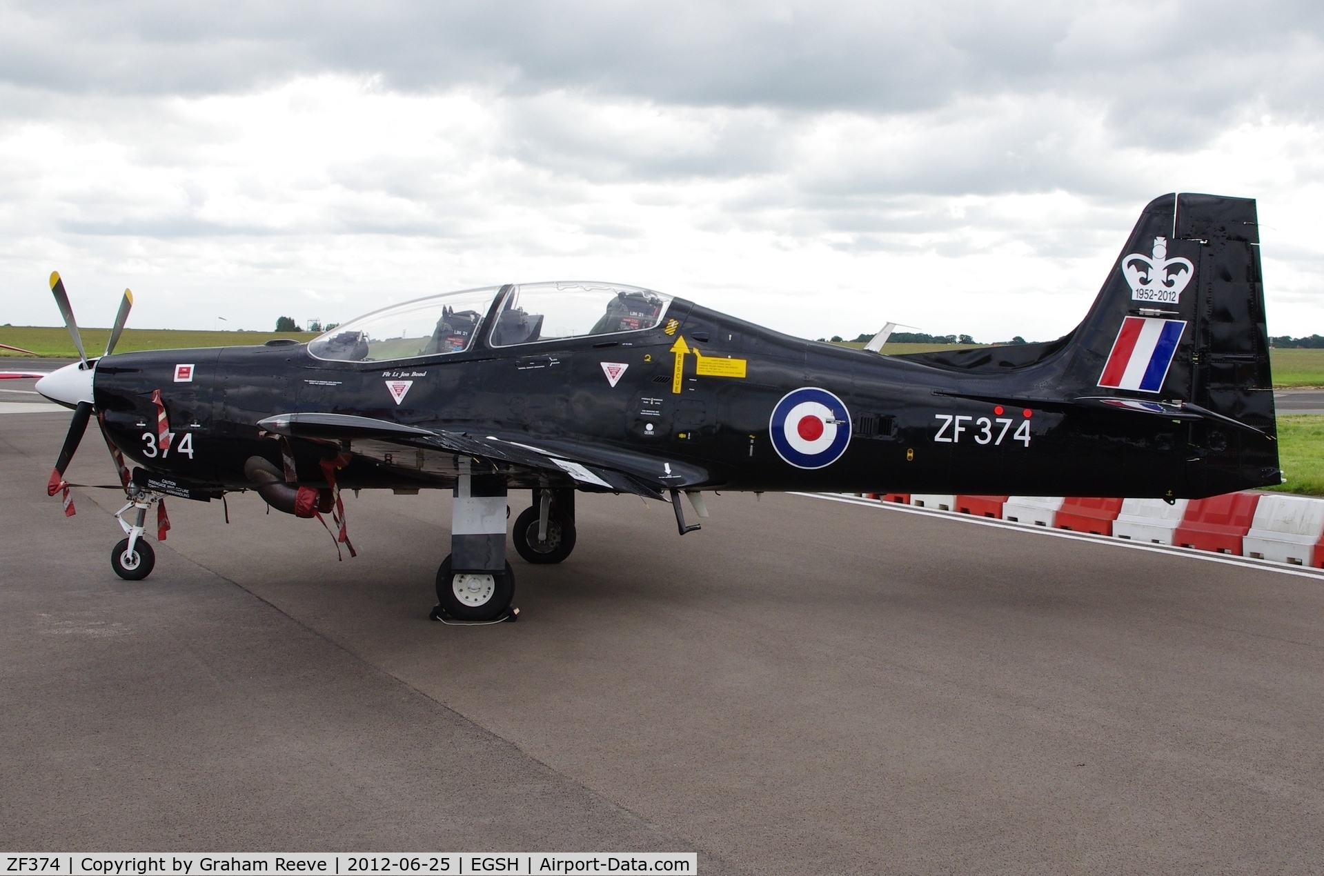 ZF374, 1992 Short S-312 Tucano T1 C/N S117/T88, Parked at Norwich.