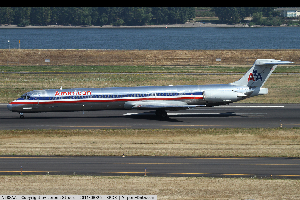 N588AA, 1991 McDonnell Douglas MD-83 (DC-9-83) C/N 53251, long fuselage