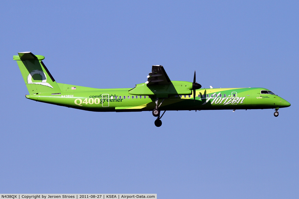 N438QX, 2009 Bombardier DHC-8-402 Dash 8 C/N 4243, green