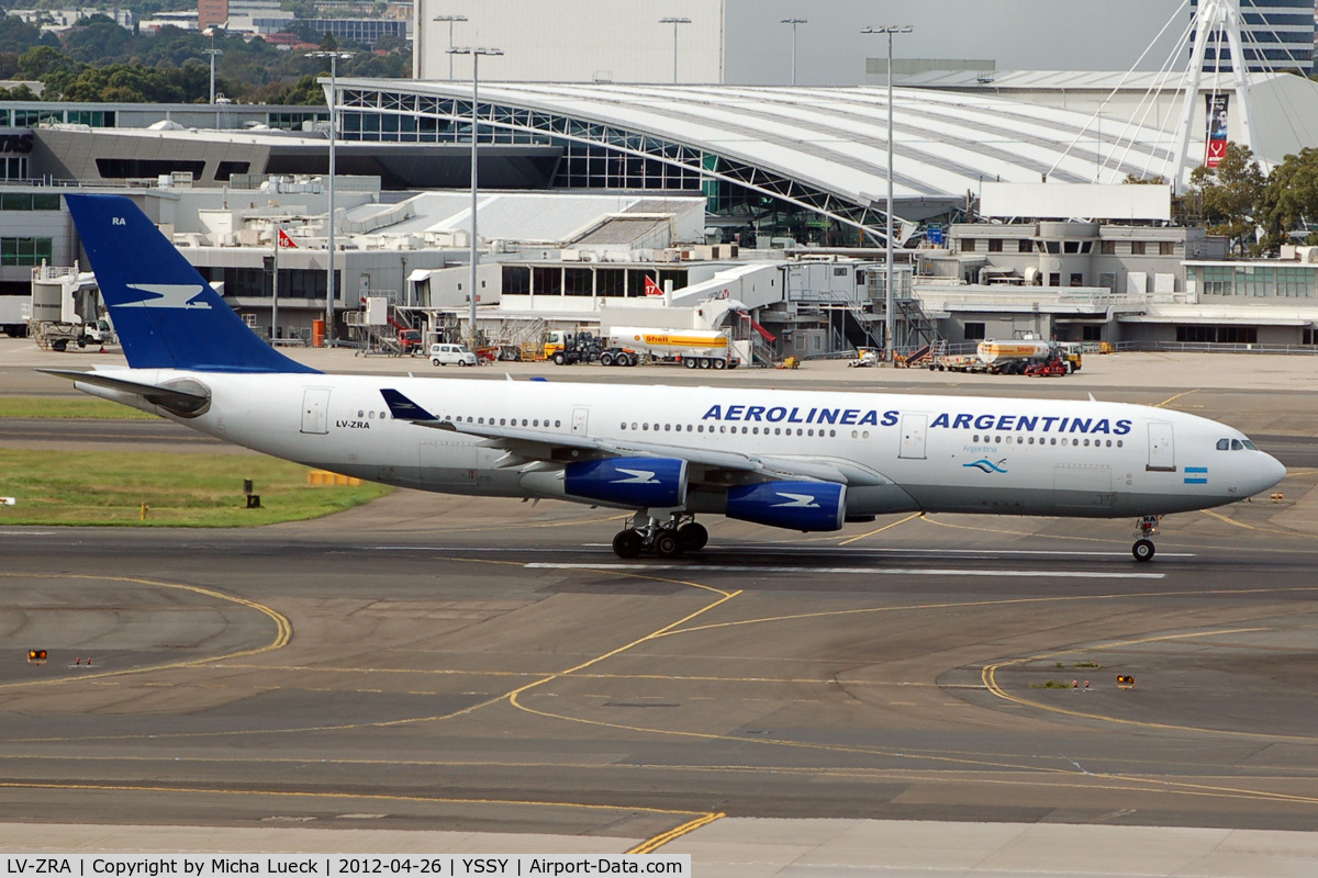 LV-ZRA, 1995 Airbus A340-211 C/N 085, At Sydney