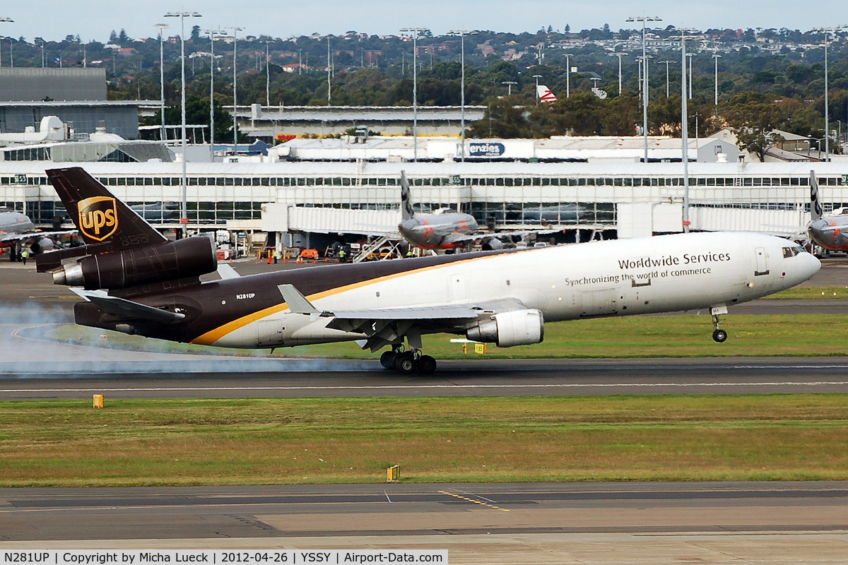 N281UP, 1993 McDonnell Douglas MD-11F C/N 48538, At Sydney