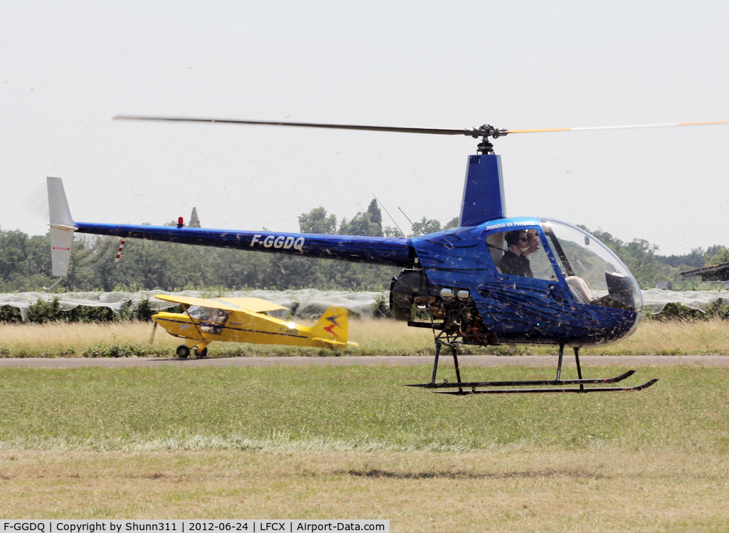 F-GGDQ, Robinson R22 Beta C/N 1042, On departure after a small meeting