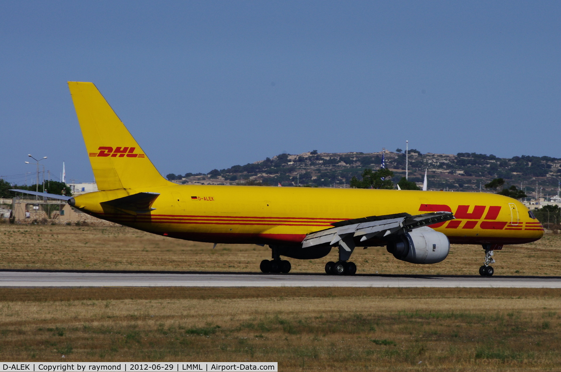 D-ALEK, 1986 Boeing 757-236/SF C/N 23533, B757 D-ALEK of DHL landing in Malta.