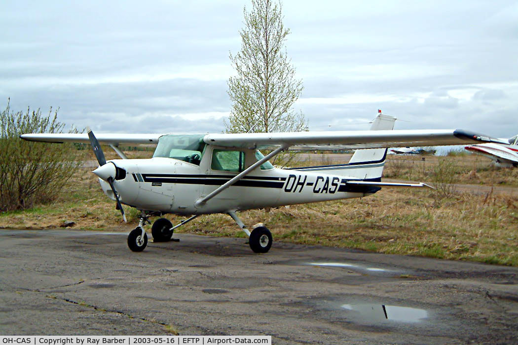 OH-CAS, Cessna 152 C/N 15285573, Seen parked here.