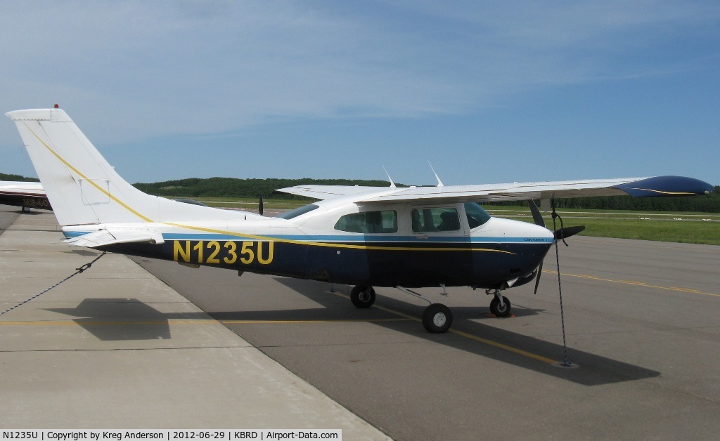 N1235U, 1982 Cessna 210N Centurion C/N 21064677, Cessna 210N Centurion on the line in Brainerd, MN.