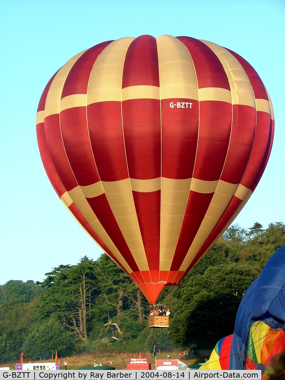 G-BZTT, 2001 Cameron Balloons A-275 C/N 4953, Cameron A-275 HAFB [4953] Ashton Court~ G 14/08/2004. Seen at Ashton Court Bristol~G