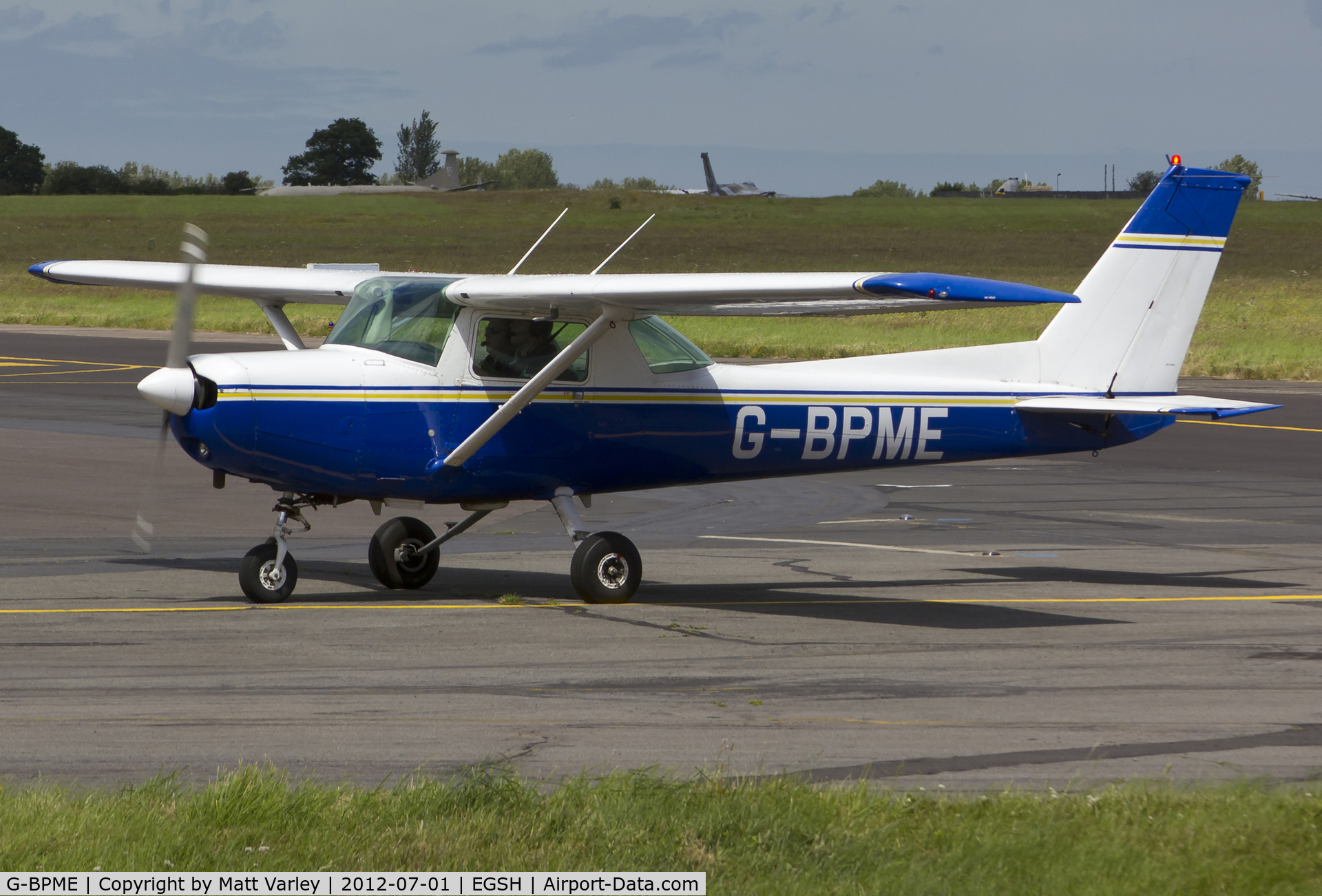 G-BPME, 1982 Cessna 152 C/N 152-85585, Arriving at SaxonAir.