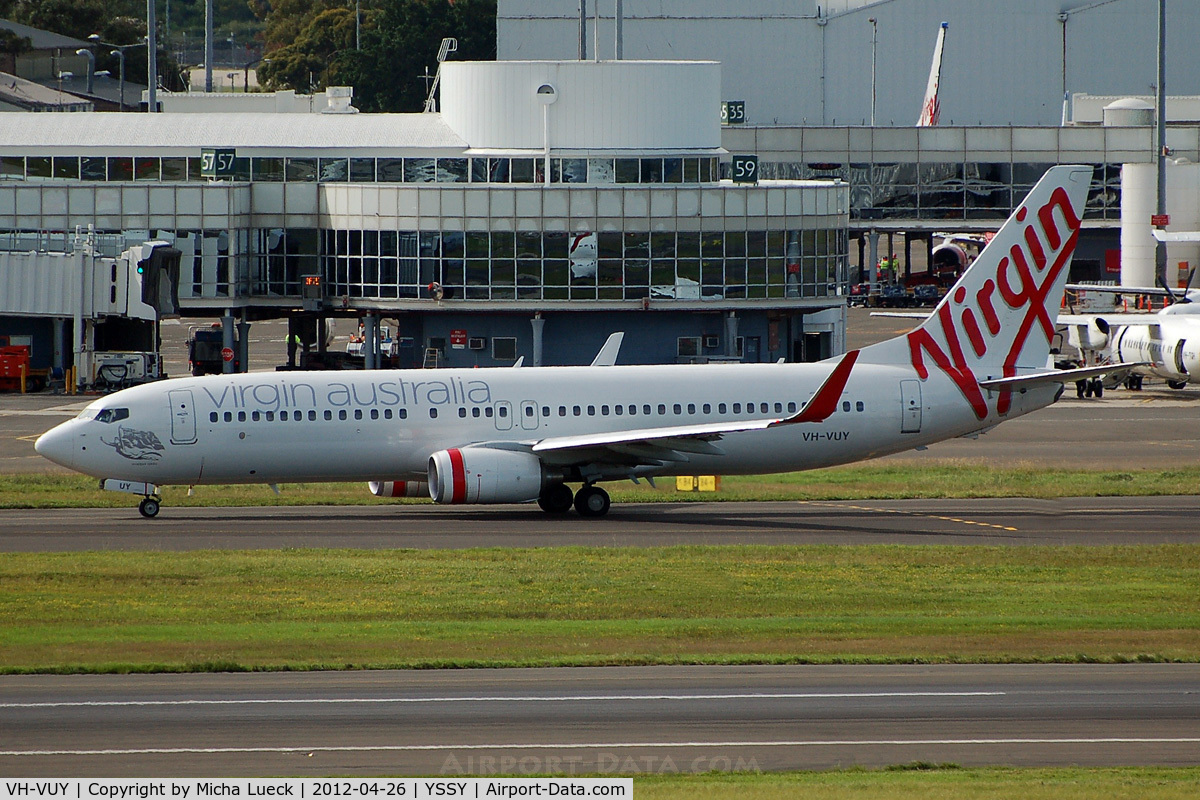 VH-VUY, 2010 Boeing 737-8KG C/N 39450/3494, At Sydney