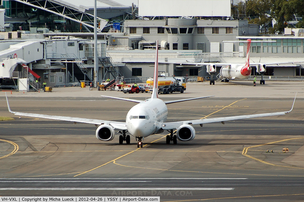 VH-VXL, 2002 Boeing 737-838 C/N 33482, At Sydney