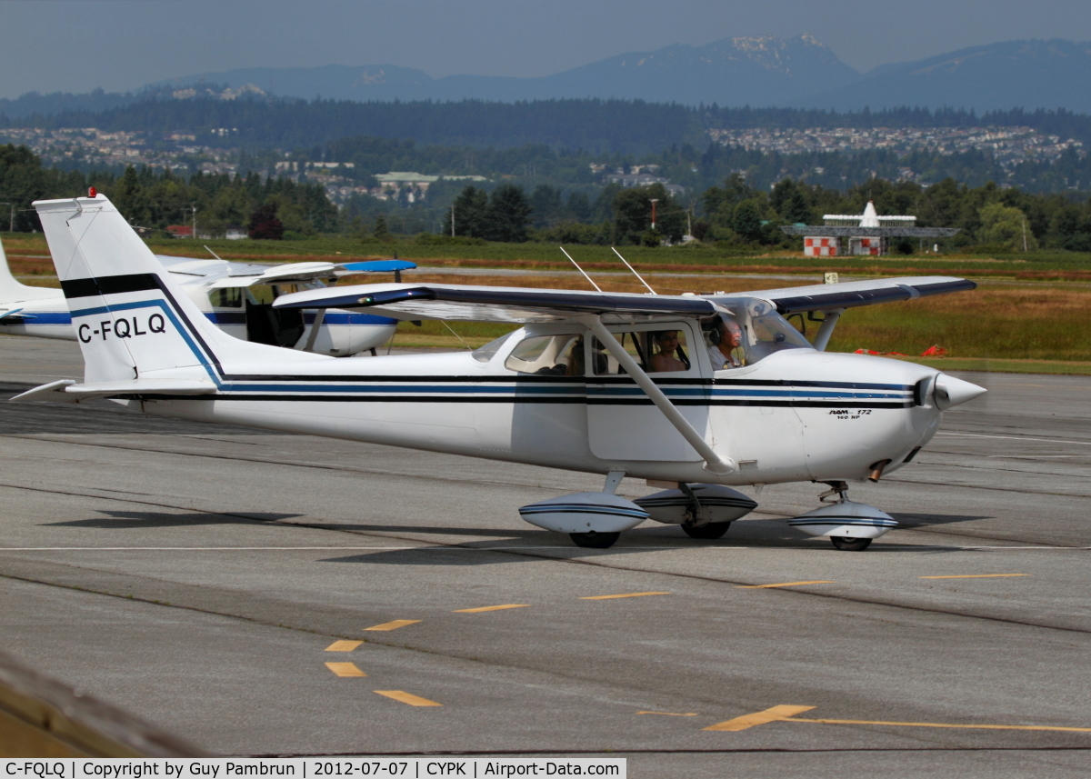 C-FQLQ, 1969 Cessna 172K Skyhawk C/N 17257933, About to leave