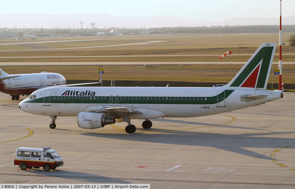 I-BIKG, 2001 Airbus A320-214 C/N 1480, Ferihegy