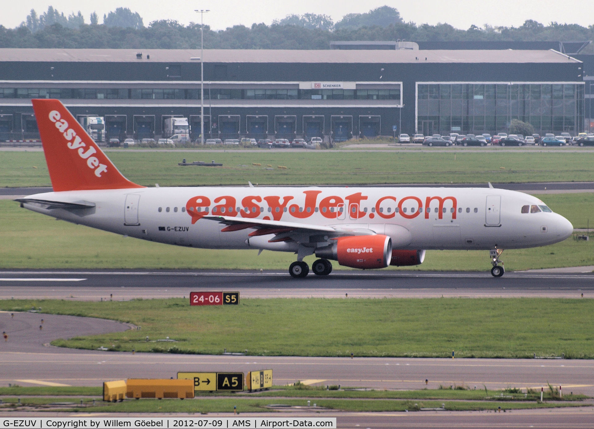 G-EZUV, 2012 Airbus A320-214 C/N 5111, Taxi to runway 24 of Schiphol Airport