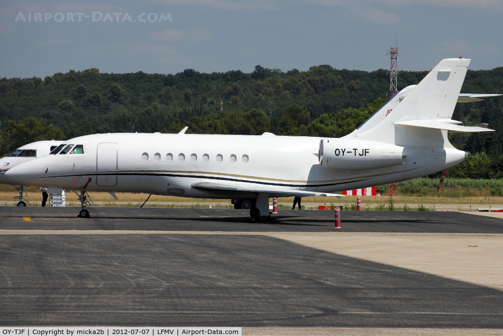 OY-TJF, 2002 Dassault Falcon 2000 C/N 166, Parked
