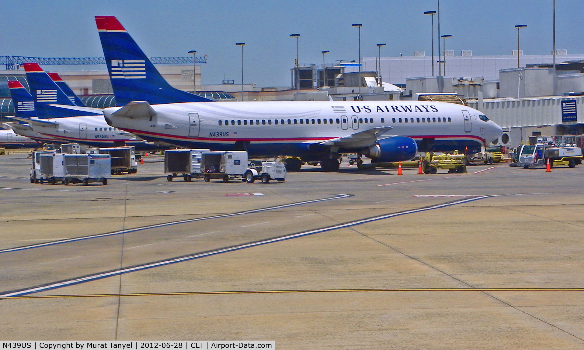 N439US, 1990 Boeing 737-4B7 C/N 24781, At the gate at CLT.