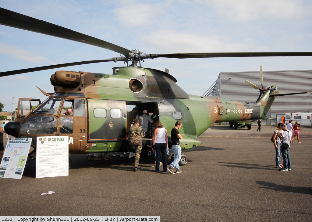 1233, Aérospatiale SA-330B Puma C/N 1233, Static display during LFBY Open Day 2012... Also coded as '33'