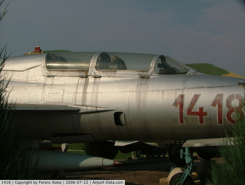 1418, 1964 Mikoyan-Gurevich MiG-21U C/N 661418, Kecel