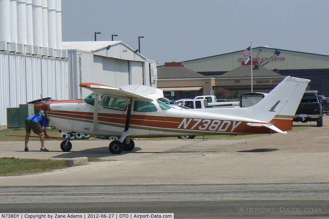N738DY, 1977 Cessna 172N C/N 17269907, At Denton Municipal