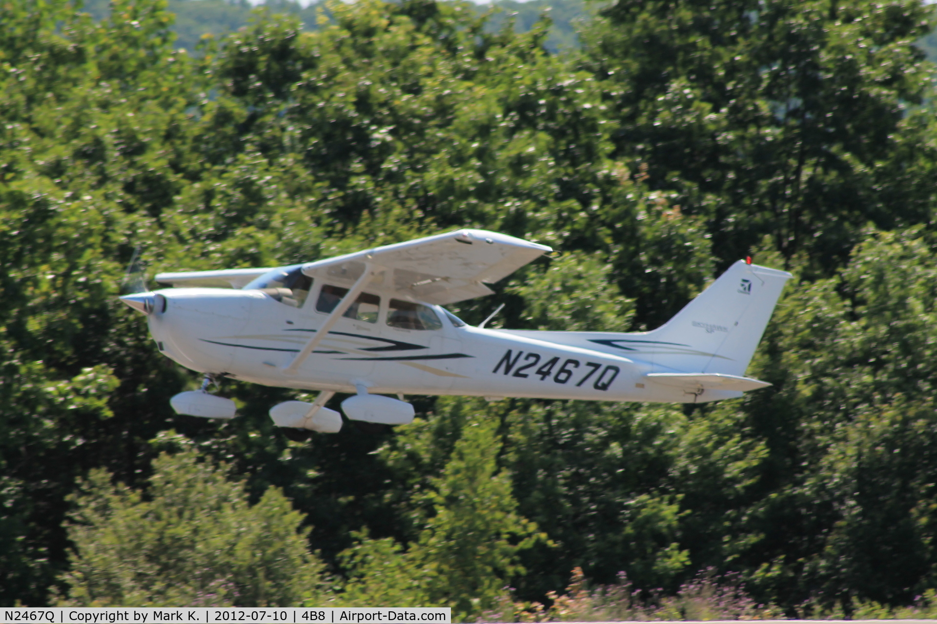 N2467Q, 2007 Cessna 172S C/N 172S10578, Departure on runway 2.