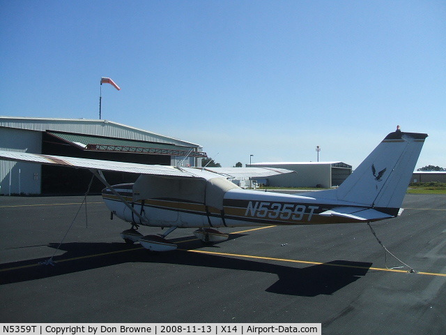 N5359T, 1964 Cessna 172E C/N 17251259, LaBelle Airport Ramp And FBO Hanger