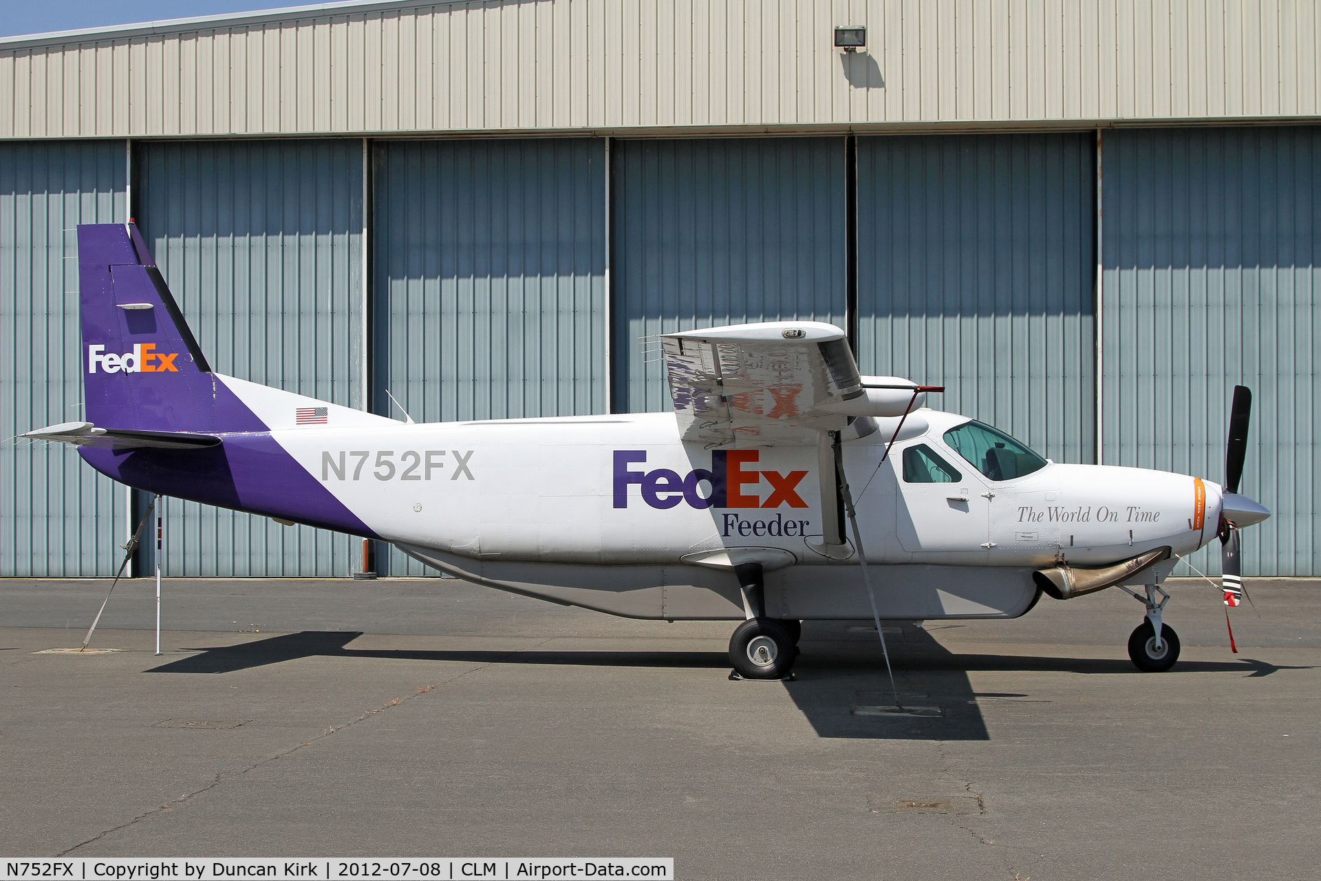 N752FX, 1996 Cessna 208B Super Cargomaster C/N 208B0517, The Port Angeles FedEx Caravan with service to SeaTac