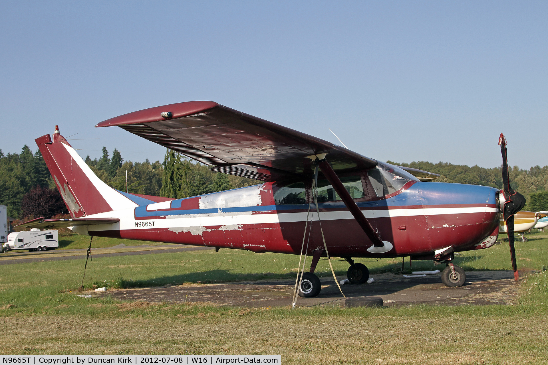 N9665T, 1959 Cessna 210 C/N 57465, Rather ropey looking early Cessna 210