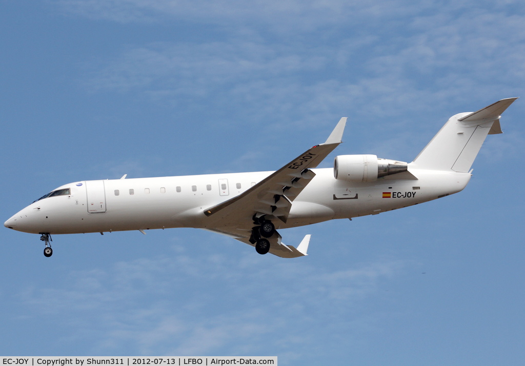 EC-JOY, 2005 Bombardier CRJ-200ER (CL-600-2B19) C/N 8064, Landing rwy 32L in all white c/s n/t... Was in Iberia c/s