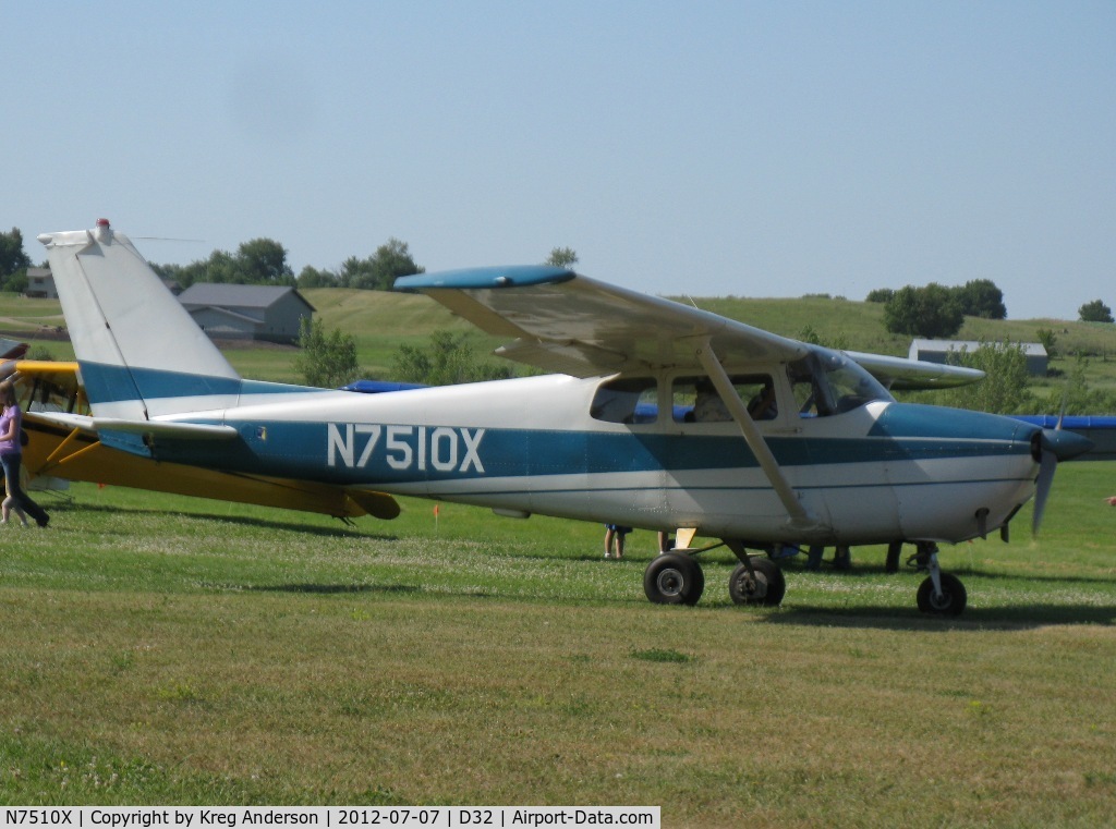 N7510X, 1960 Cessna 172B C/N 17248010, 2012 Starbuck Fly-in Breakfast