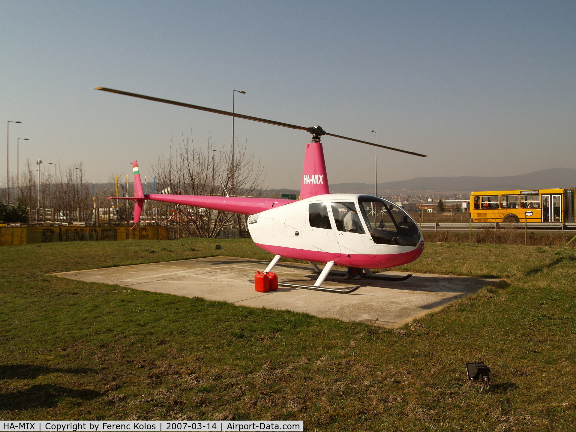 HA-MIX, 1999 Robinson R44 Astro C/N 0650, Budakalász