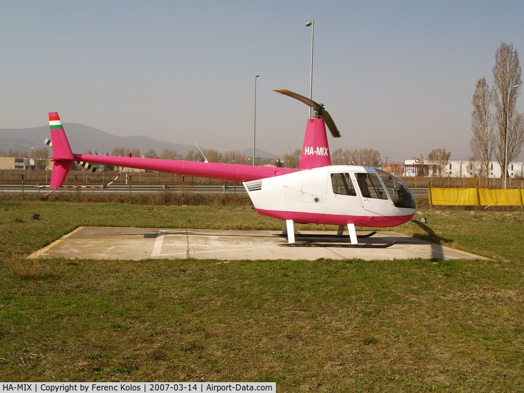 HA-MIX, 1999 Robinson R44 Astro C/N 0650, Budakalász